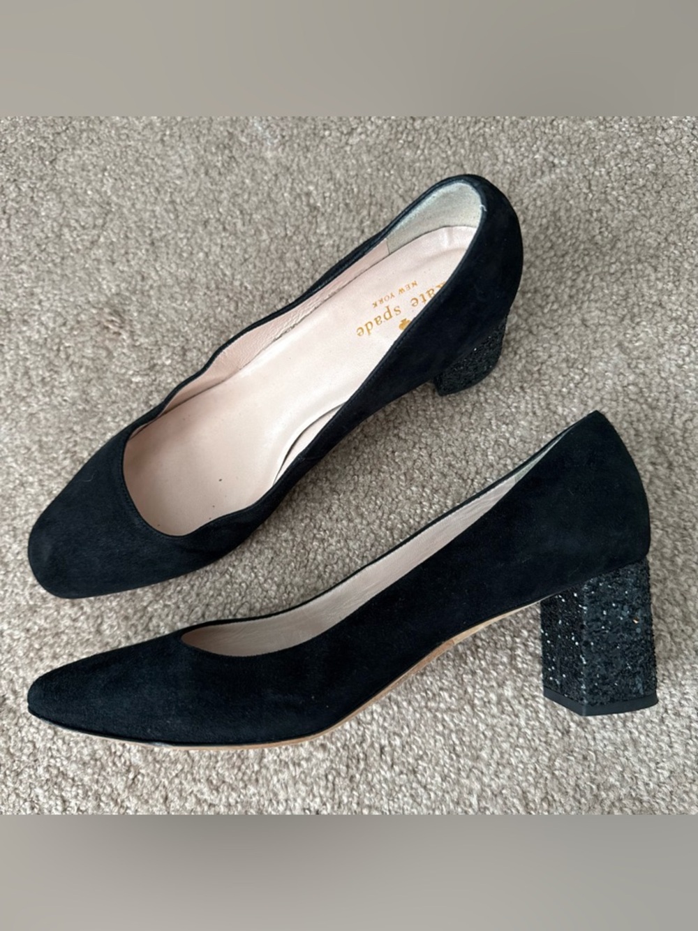 KATE SPADE Anastasia Block Glitter Heel
Pumps Black Suede